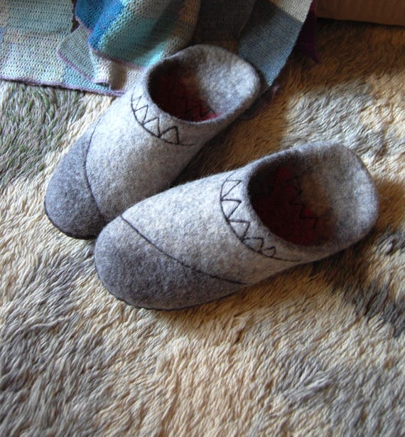 Sharks Art Wool Felted Slippers for Men, Handmade House Shoes