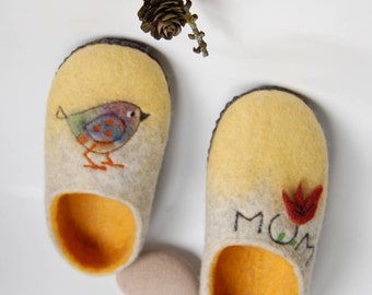 MOM and DAD slippers - Lovebirds felted slippers, his and her wool slippers, Engagement gift,  Couples set , house shoes - made to order