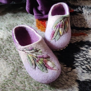 Floral felted slippers lilac felt slippers women wool slippers felt art slippers gift for mom - to order