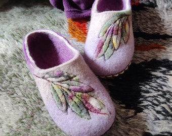 Floral felted slippers lilac felt slippers women wool slippers felt art slippers gift for mom - to order