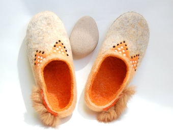 Fox art slippers - felted slippers for girl - grey orange wool house slippers - gift for fox lover - 1 US 32 EU