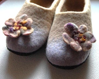 Handmade Felted Wool Slippers – Beige & Lavender Flower Art