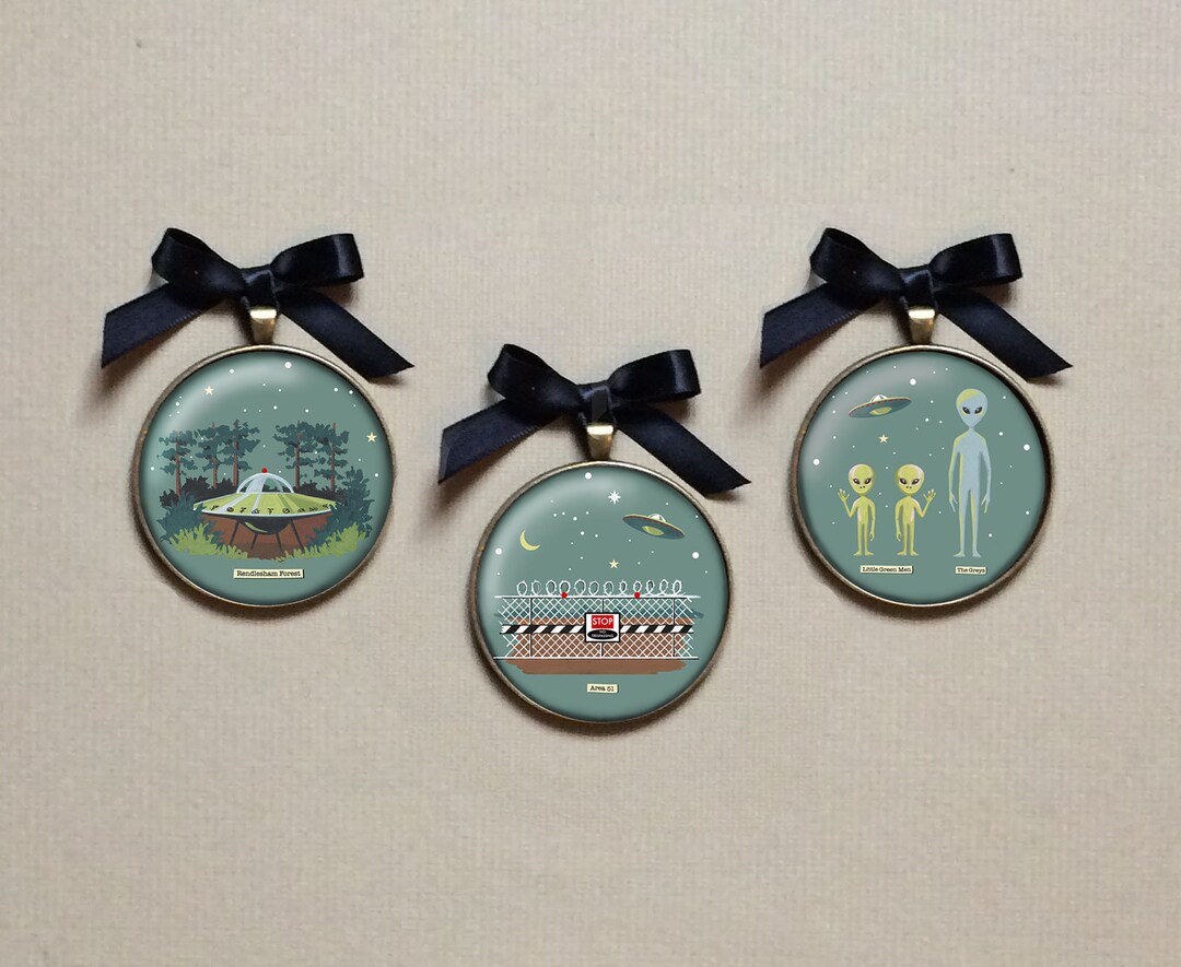 Flying Saucer Ornament, UFO, Set 2, Christmas, Aliens Decoration, Retro ...