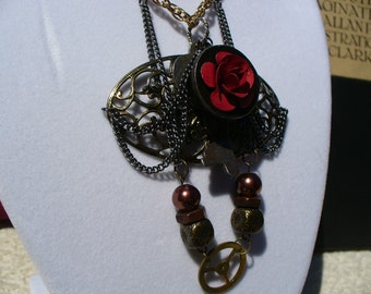 Filigree Charm avec des facettes Steampunk