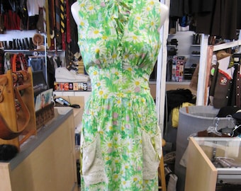 Daisy Dress // 60s Maxi Dress // 1960s Clothing // Hippie Boho Bohemian Clothes // Floral Print Mint Green // Pastel Grunge // SMALL MEDIUM