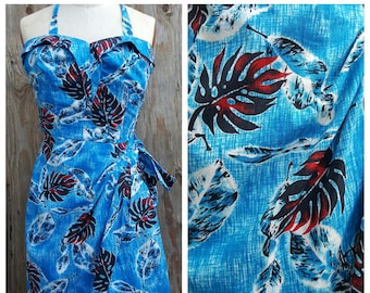 años 1950 TIKI pareo azul + rojo vestido / / colores en negrilla / / tapón Mostrar / / Tiki Oasis / / fiesta en la playa / / Pin-Up