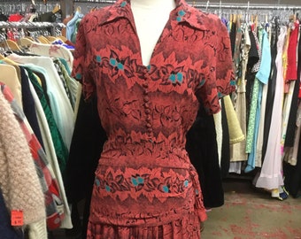 1940’s Coral Crepe Dress Novelty Print waist 26 small