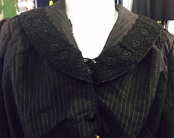 Edwardian jas / / Black Pinstripe / / Black Lace jas / / STEAMPUNK kleding / / kleding van de jaren 1900 / / antieke Blouse / / Goth Gothic / / XS Small