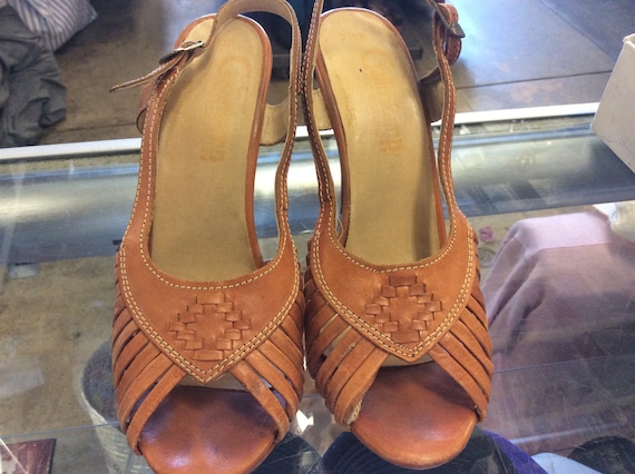 Cute 1970s Leather and Wood Platform Sandals 7 1/2 - image 2