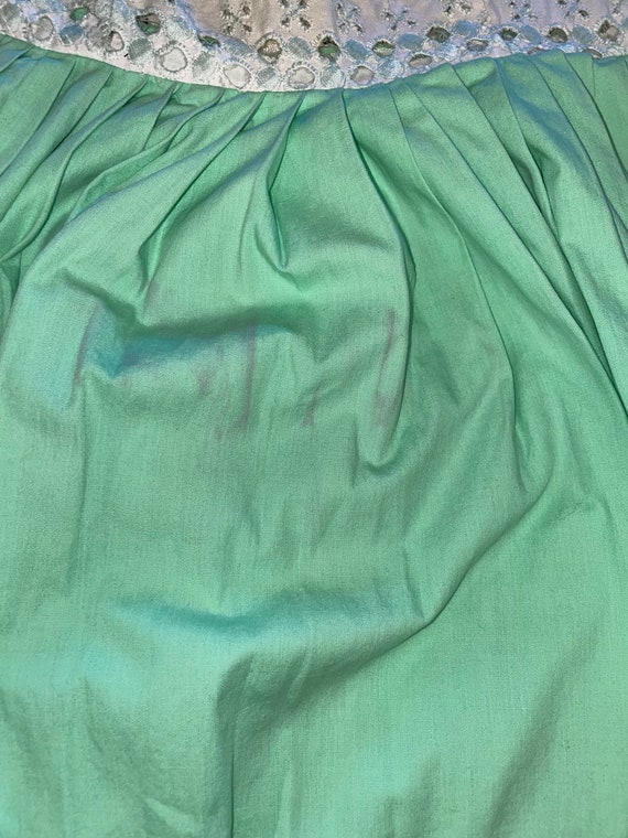 1950s Eyelet Bodice and Mint Green Pleated Dress - image 8