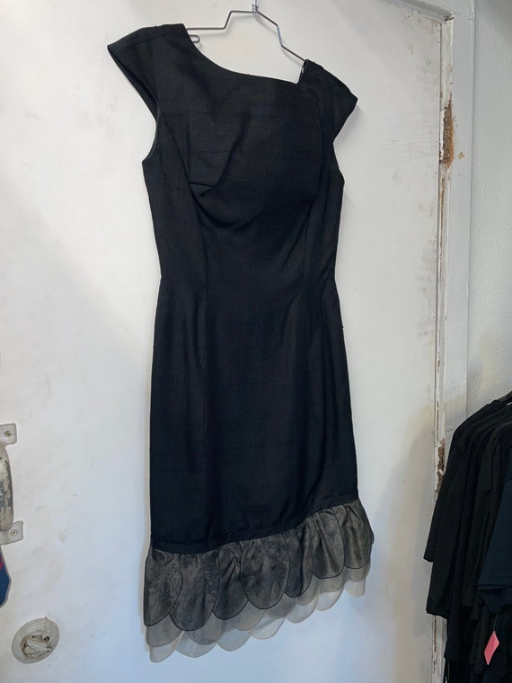 1950s Black Raw Silk Dress With Scallop Trim - image 2