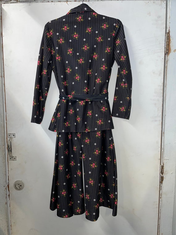 1970s Polyester Pinstripe and Floral Pantsuit / t… - image 4