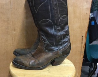 Bruna lättdragna westernstövlar för kvinnor