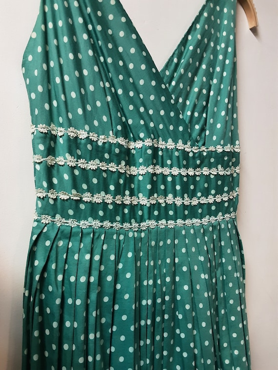 1950s Polka-dot  Green Cotton Sun Dress Daisy Trim - image 2