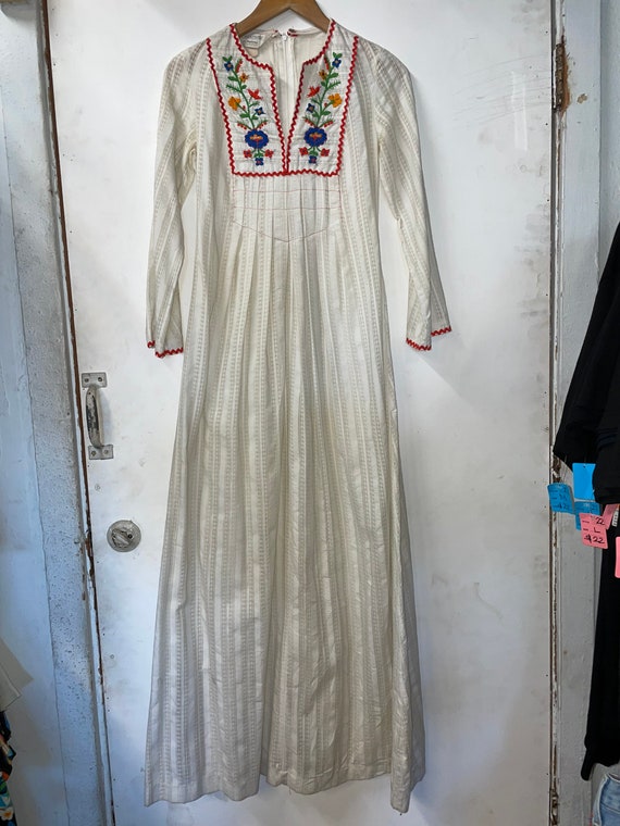 1970s Embroidered Hippie Dress - image 1