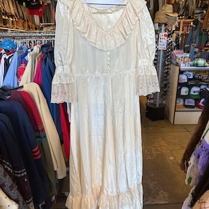 Maxi abito satinato stile Gunne Sax anni &#39;70
