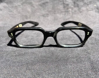 Vintage MINARELLI Black Oval Sunglasses – 60s Mod Italian  display picture 3