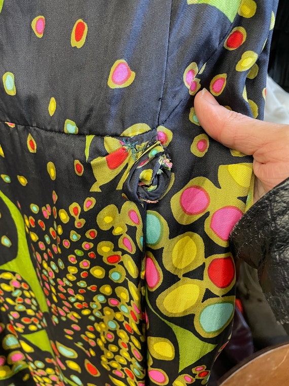 1960s Abstract Pattern Mod Sleeveless Mock Neck D… - image 3