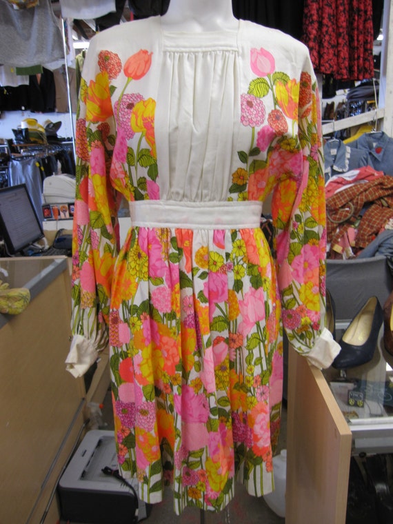60s Mini Dress // 1960s Dress // XS Small