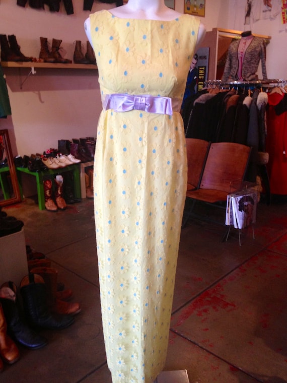 SALE Yellow Daisy Dress // 1960s Party Dress // 6… - image 1