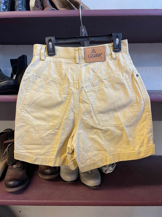 1990s LizWear Yellow High Waisted Denim Shorts - image 4