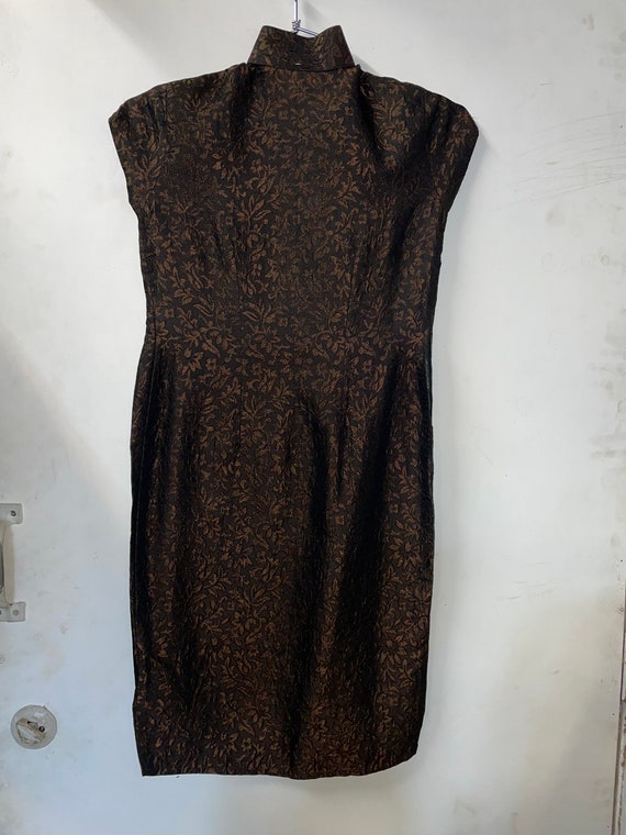 1950s Brown and Black Shiny Floral Cheongsam - image 4