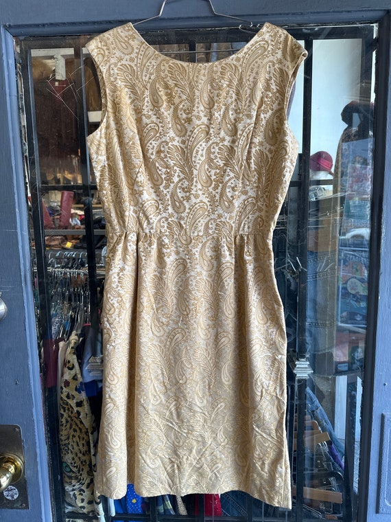 1950s Gold Jacquard Paisley Pattern Dress