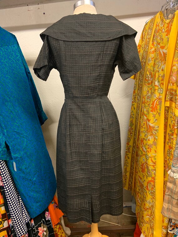 1950s Black and Brown Bow Front Dress - image 2