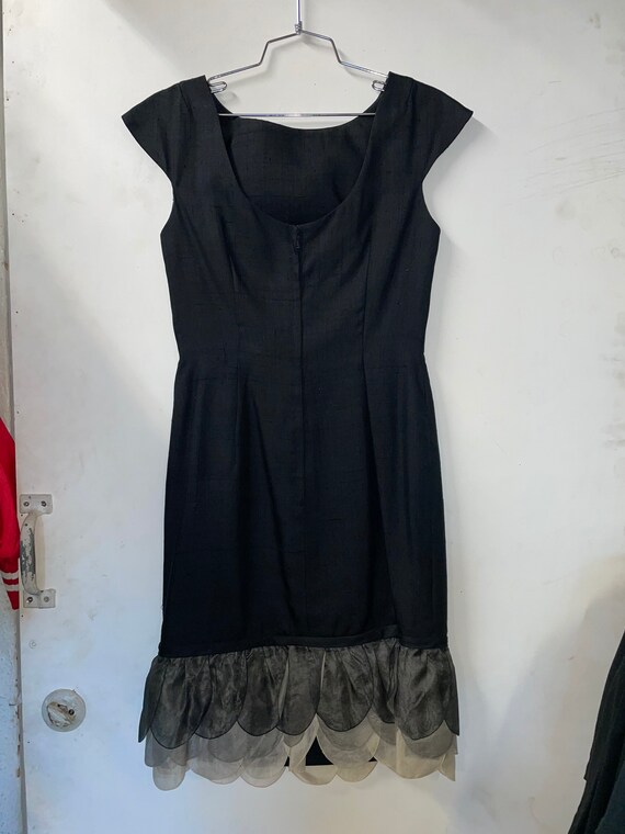 1950s Black Raw Silk Dress With Scallop Trim - image 5