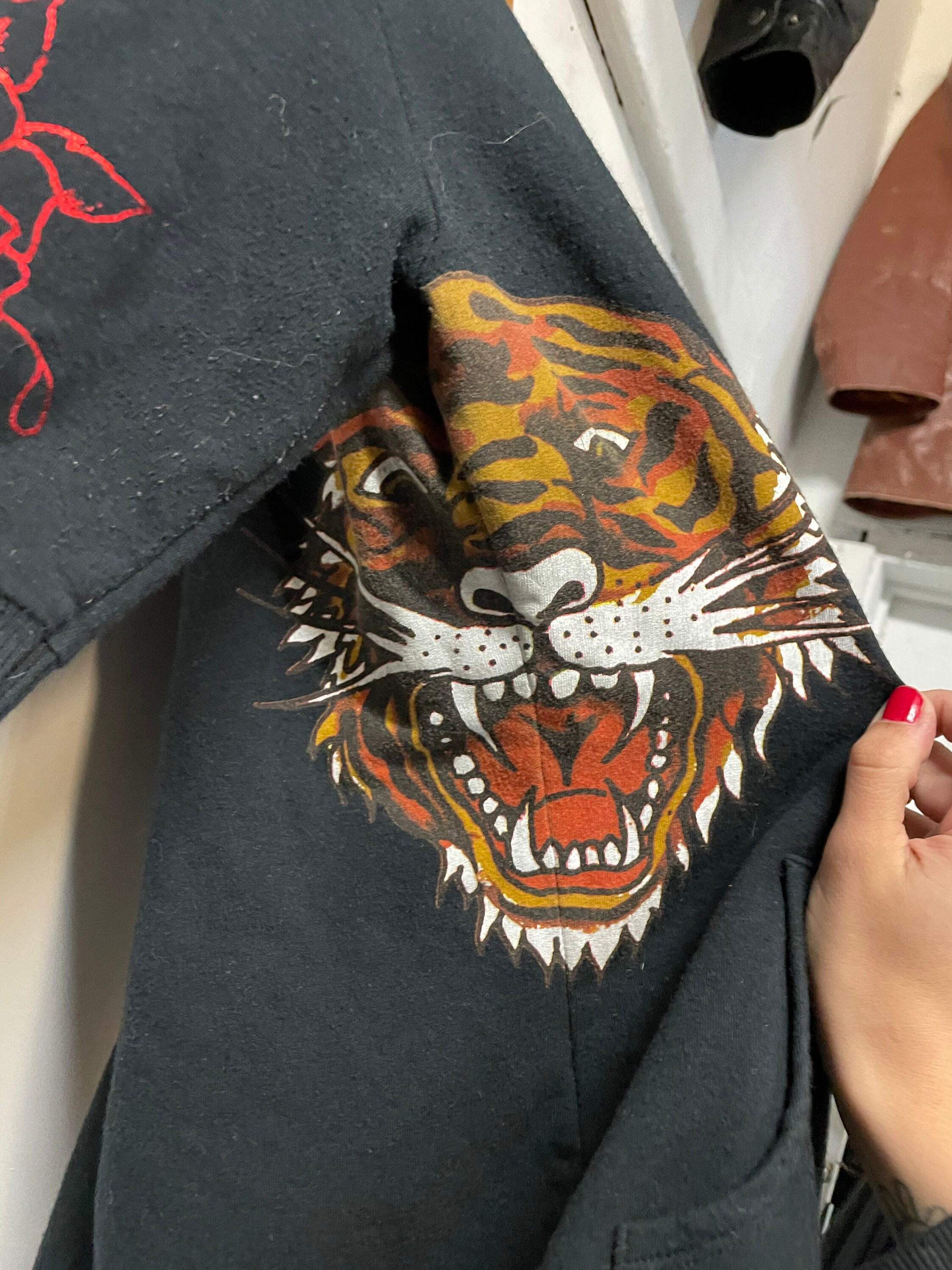 トップス made in USA Y2K ED HARDY beroa foodie Ed Hardy Hoodie Womens Large Burgundy Retro Tiger Crop Full