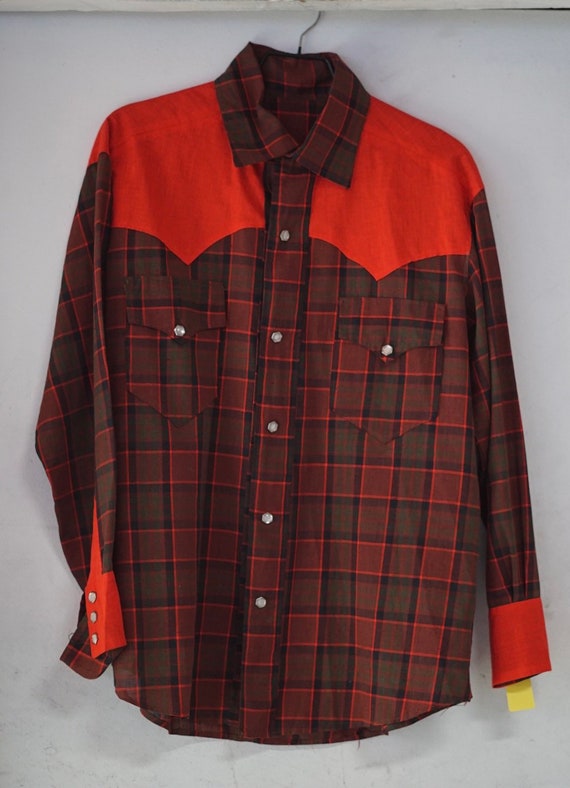 Men’s plaid Western shirt with pearl snaps