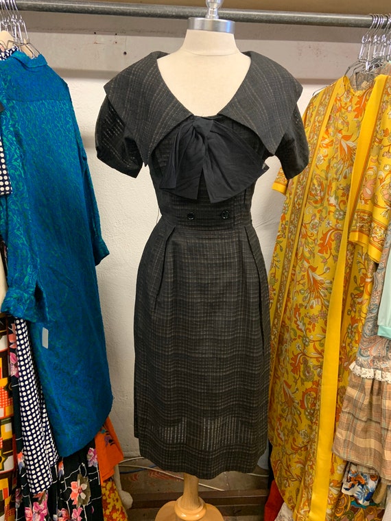 1950s Black and Brown Bow Front Dress - image 1
