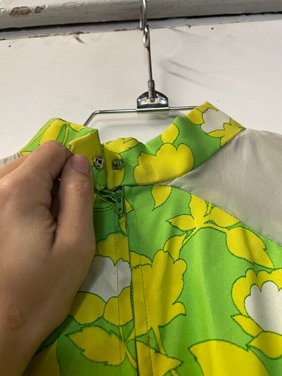 1960s Mod Floral Print Dress - image 4