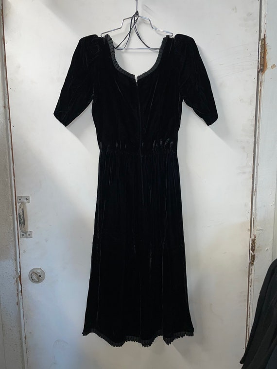 1990s Black Velvet Dress - image 6