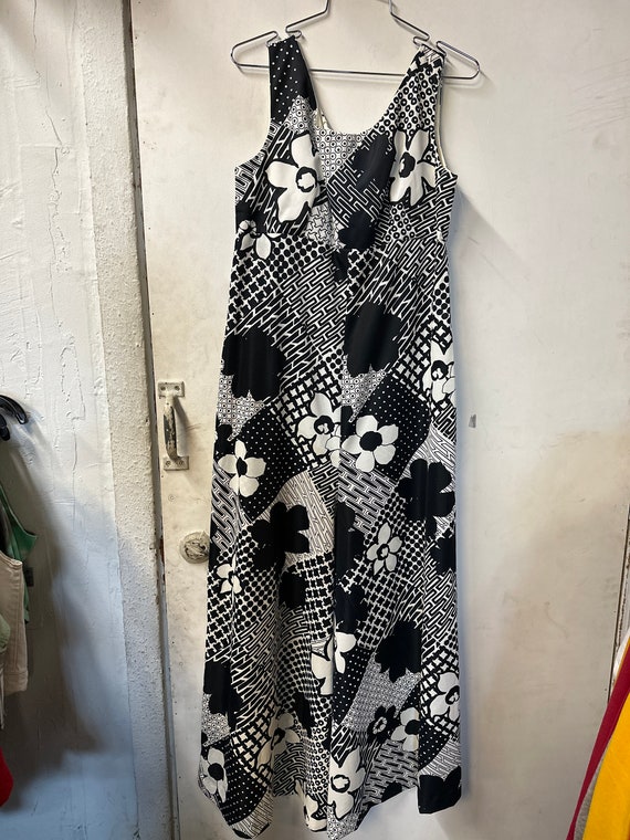 1970s Monochromatic Black & White Floral Jumpsuit - image 1