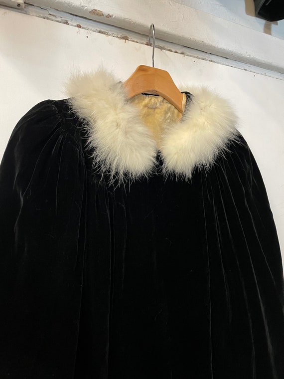 1930s Silk Velvet Fur Trim Cape - image 4
