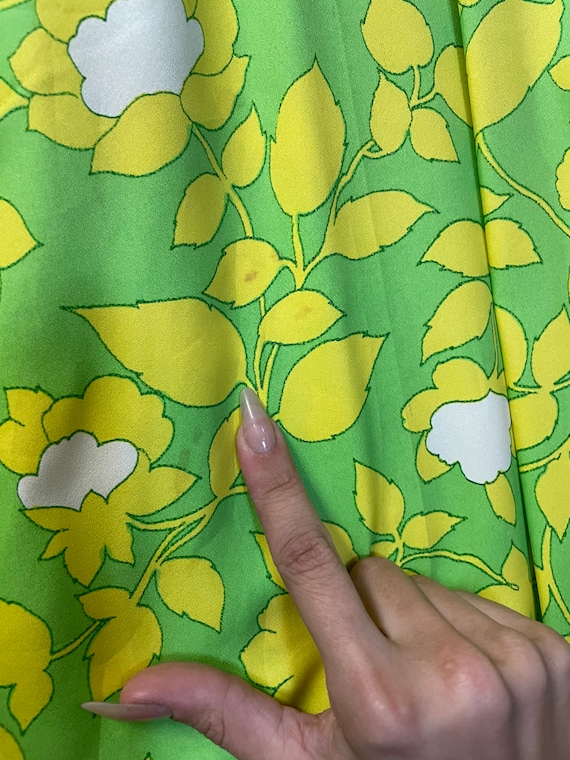 1960s Mod Floral Print Dress - image 8