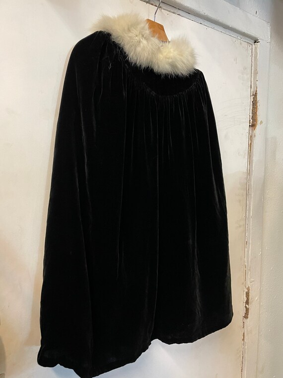 1930s Silk Velvet Fur Trim Cape - image 6