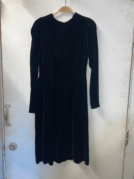 1930s Black Velvet Dress - image 6