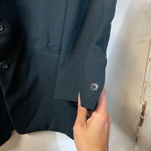 1960s Two Buttons Navy with Cobalt Fleck Suit Jacket image 6