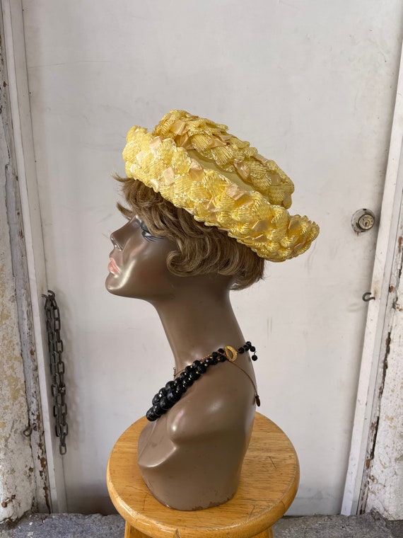 1960s Yellow Raffia Ladies Hat - image 6