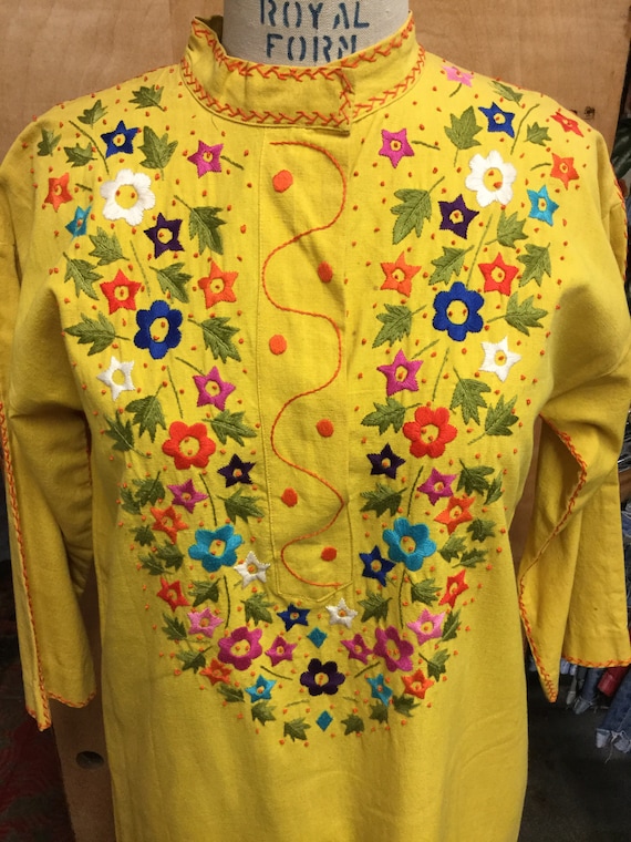 Embroidered Yellow Caftan Vintage Mexico - image 3