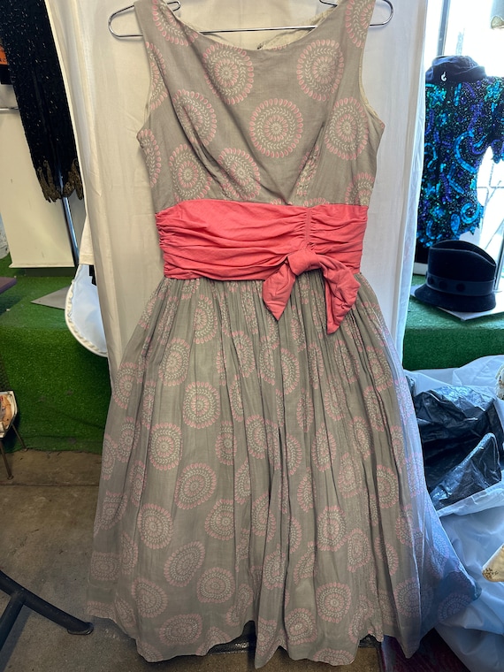 1950s Women’s Pink & Grey Day Dress - image 1