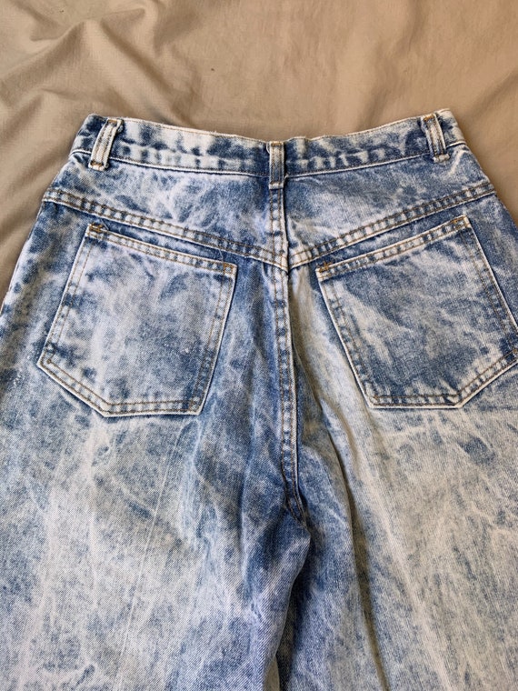 1980s Acid Wash High Waist Mom Jeans - image 3