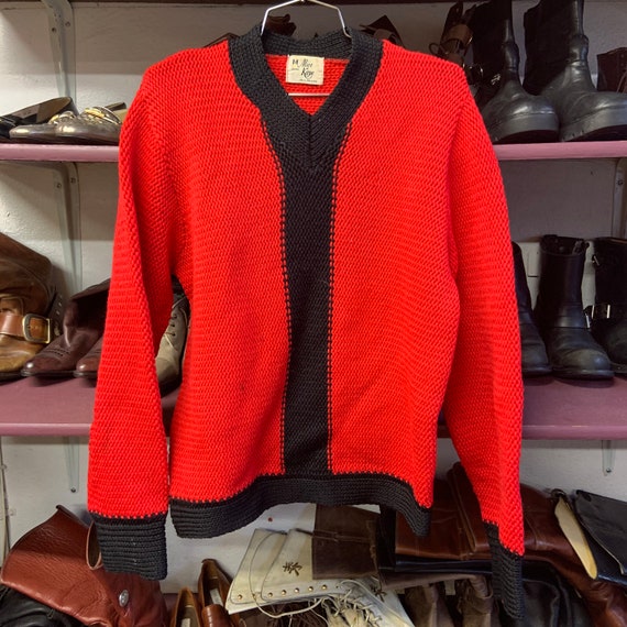1960s Women’s Red and Black Hand Knitted Sweater