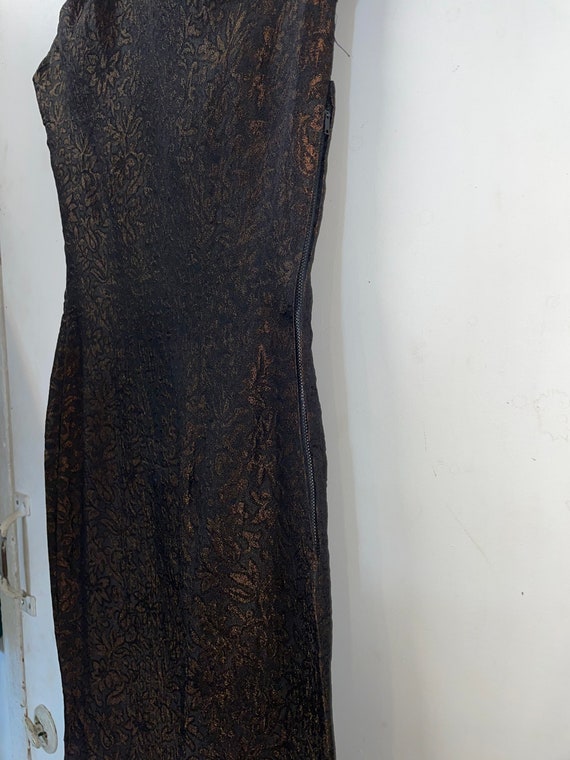 1950s Brown and Black Shiny Floral Cheongsam - image 5