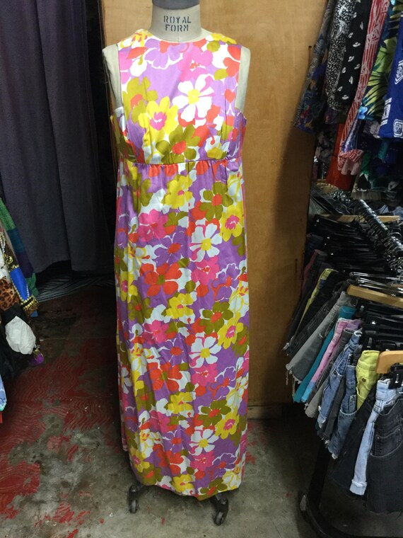 Tiki Hawaian goddess maxi dress - image 1