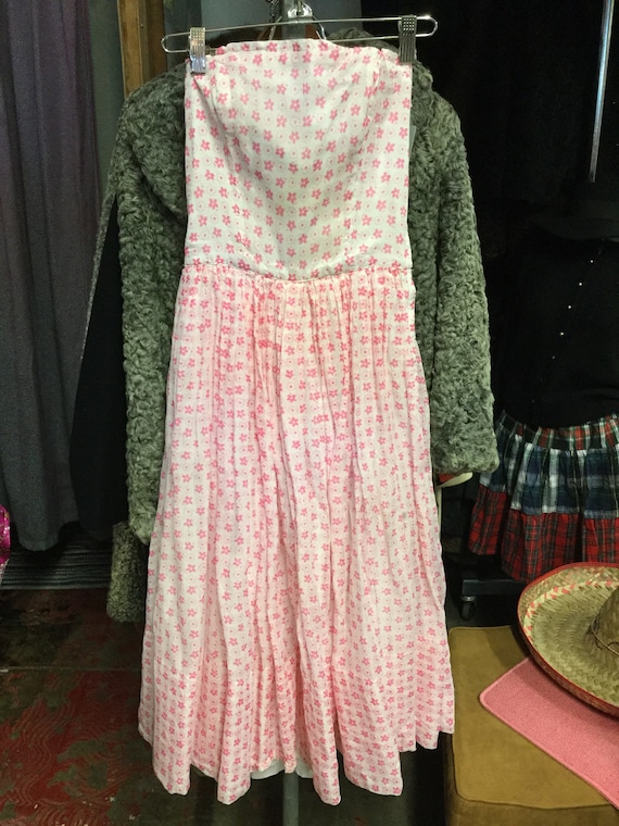 1950’s Pink Flower Power Strapless Dress