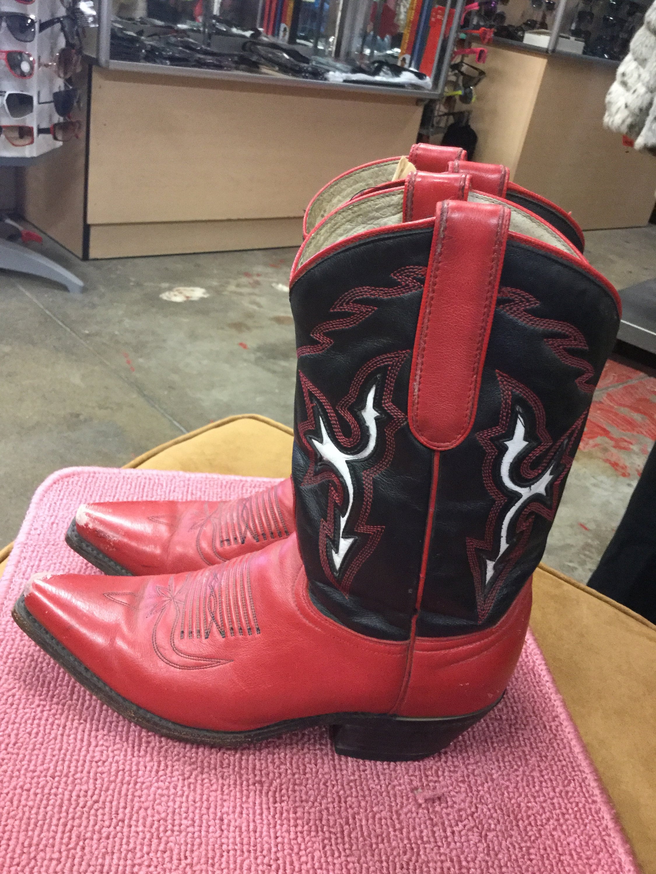 Red black store cowboy boots