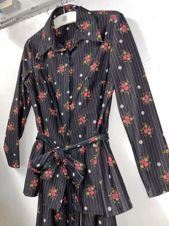 1970s Polyester Pinstripe and Floral Pantsuit / t… - image 2